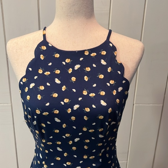 NWT Fortune + Ivy Taliyah Scallop Detail Knit Dress - Picture 3 of 5